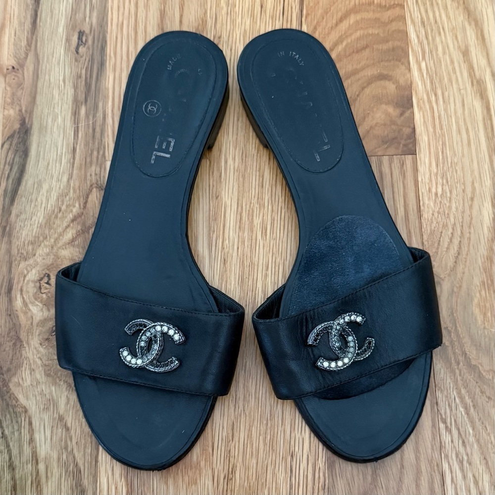 Chanel Bijou Slide Sandals – Black Leather with Jeweled CC Logo, Size 36C